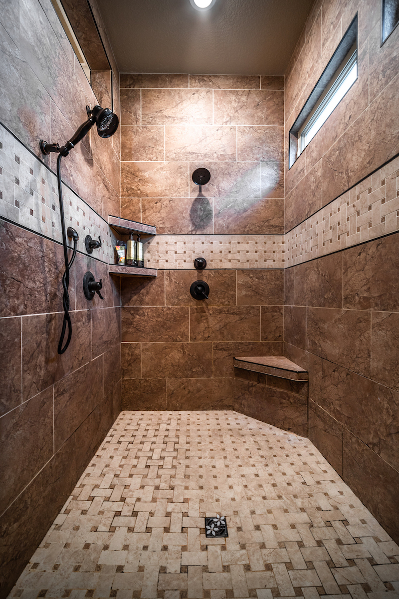 House Plan - MEN 5199 Master Bathroom Shower