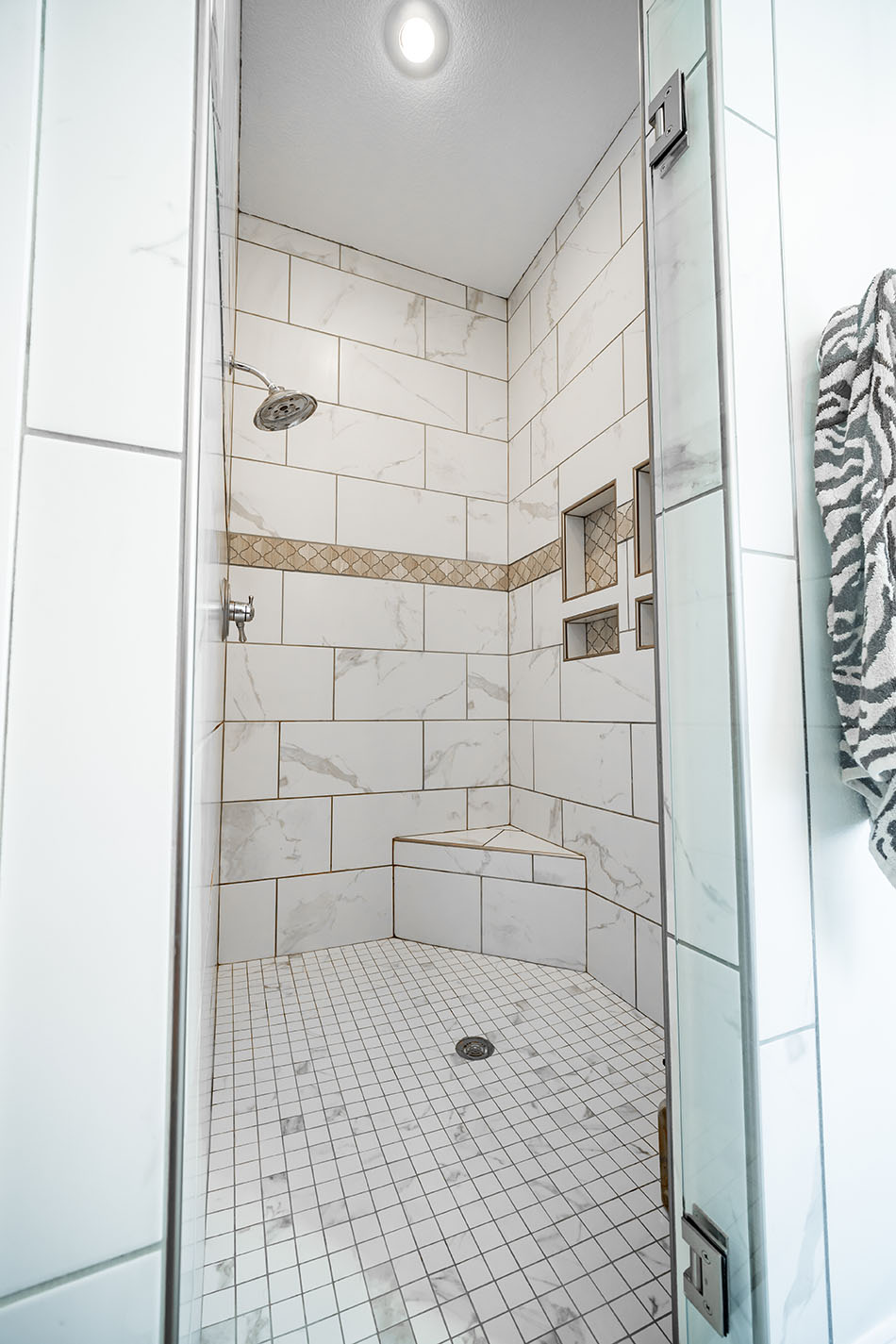 House Plan - MEN 5198-Master Bath Shower